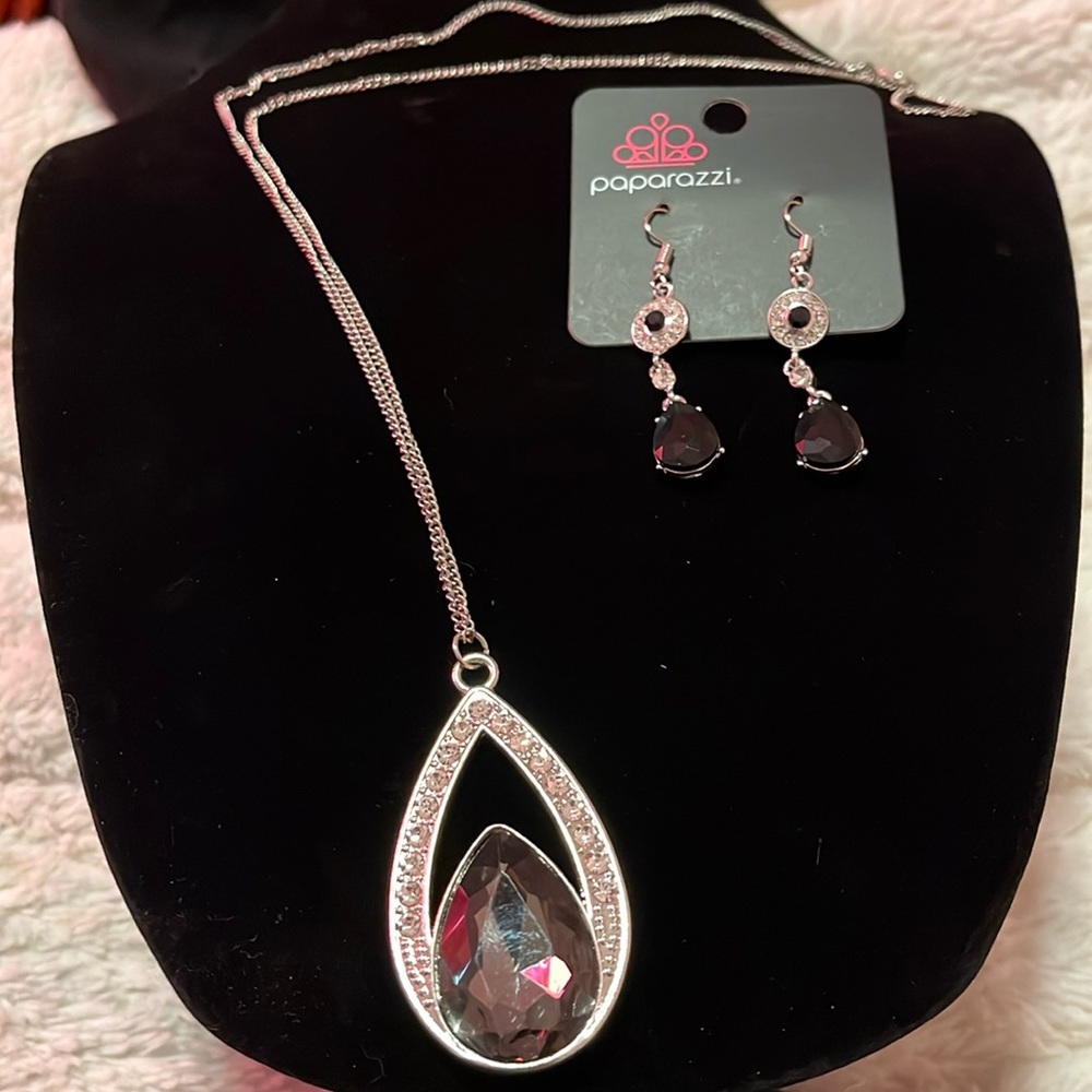 🌞Paparazzi Silvertone Pendant Necklace and Earrings NEW Black/Clear Stones